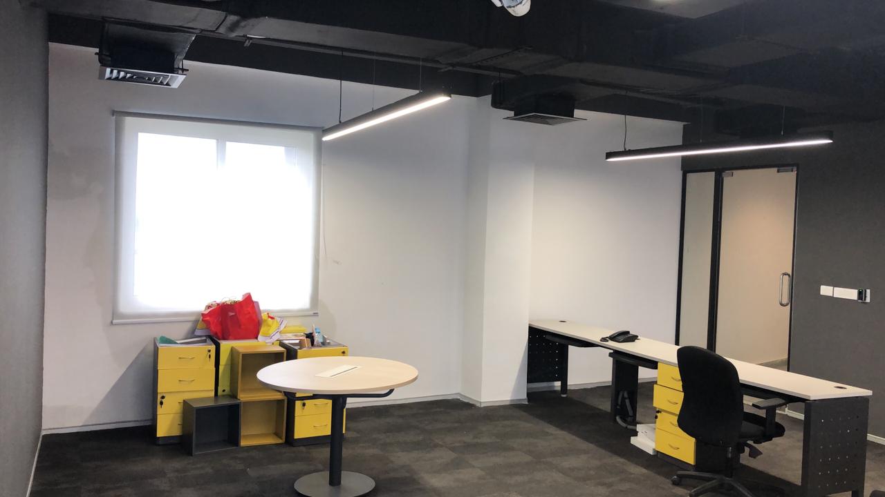 PLUG & PLAY OFFICE SPACE